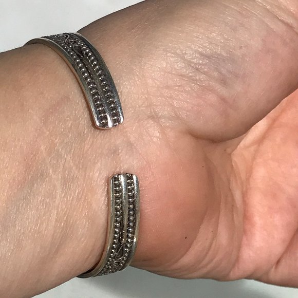 Genuine Coral Sterling Silver Cuff 925 Repousse - Picture 3 of 8